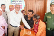 বাগজানা ইউনিয়নবাসীকে ভিজিএফের চাল দিলেন চেয়ারম্যান, নাজমুল হক