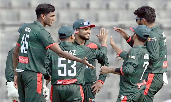 নাহিদ-মিরাজের বোলিং তোপে ১১৪ রানে অলআউট পাকিস্তান