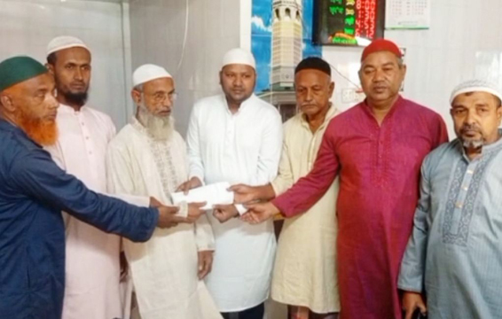 পাঁচবিবিতে মসজিদ উন্নয়নে অর্থ প্রদান