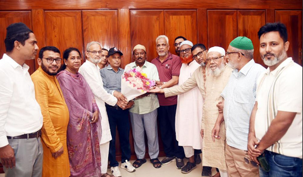 দিনাজপুর জেলা পরিষদের নতুন প্রশাসককে জিয়া হার্ট ফাউন্ডেশনে সংবর্ধনা প্রদান