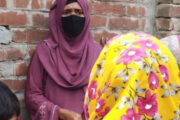 বিয়ের দাবিতে বিরামপুরে কলেজছাত্রীর অনশন, পরিবারের ওপর হামলা; থানায় অভিযোগ 