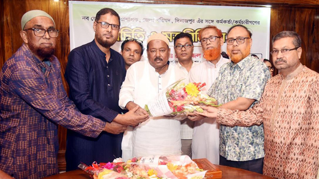 দিনাজপুর জেলা পরিষদের প্রশাসককে হলি ল্যান্ড কলেজের সংবর্ধনা প্রদান