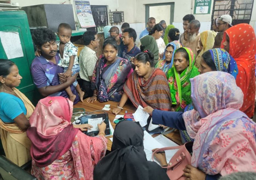 ফুলবাড়ীতে লক্ষণ দেখে হামের চিকিৎসা, নেই পরীক্ষার ব্যবস্থা