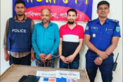 গোবিন্দগঞ্জে র্যাবের অভিযানে ৫৯৫ পিস ইয়াবাসহ গ্রেফতার -২