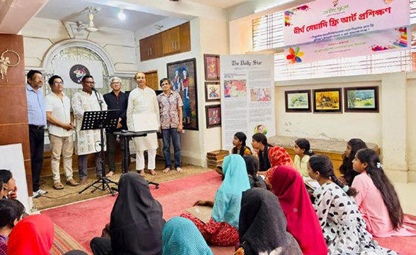 দিনাজপুরে ড্রইং স্কুল সুবিধাবঞ্চিত মেয়ে শিশুদের বিনামূল্যে আর্ট প্রশিক্ষণের উদ্বোধন