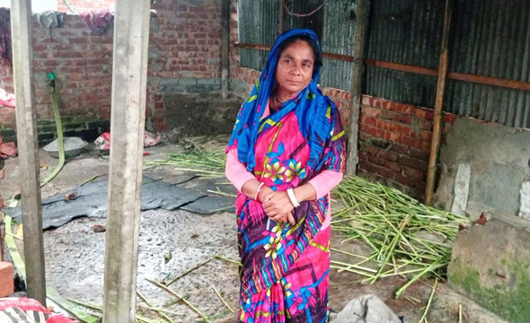 পাঁচবিবিতে দরজা ভেঙ্গে গরু চুরি