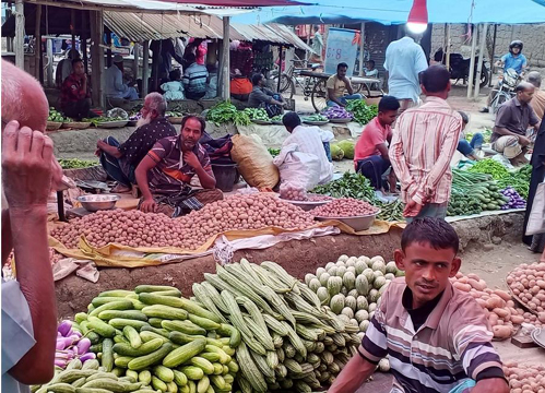 অতিরিক্ত খাজনা আদায়ের অভিযোগে দিশেহারা ব্যবসায়ীরা: ইজারাদারের বিরুদ্ধে তদন্তের দাবি