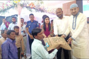 বিরলে অসুস্থদের মাঝে নগদ অর্থ এবং কৃষকের মাঝে ধানের বীজ ও সার বিতরণ