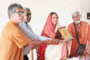 হাকিমপুর সরকারি ডিগ্রি কলেজে অধ্যাপক জেসমীন আরা বেগমকে বিদায় সংবর্ধনা