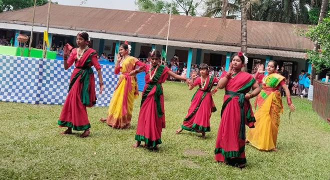 উৎসবমুখর পরিবেশে ফুলকুঁড়ি বিদ্যানিকেতনে বার্ষিক ক্রীড়া প্রতিযোগিতা ও পুরস্কার বিতরণী অনুষ্ঠিত