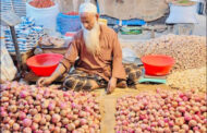 হিলিতে পেঁয়াজের দাম কমেছে ৫-১০ টাকা