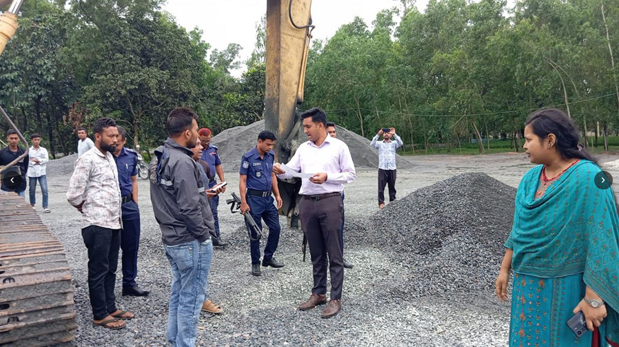 পরিবেশ অধিদপ্তরের ছাড়পত্র না থাকায় পার্বতীপুরে দুইটি পাথর ভাঙ্গা মেশিনের মালিককে জরিমানা