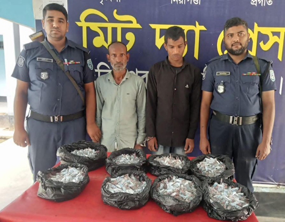 হিলিতে ২ হাজার পিস অ্যাম্পলসহ ২ জন গ্রেপ্তার