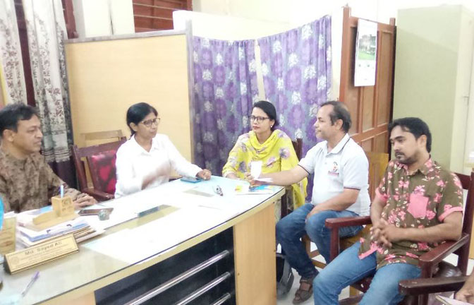 দিনাজপুরের লেখক গবেষকদের সাথে বিএসএসসিআর এর মহাসচিব ও ইউল্যাব ইউনিভার্সিটির প্রফেসর ড. শাহনাজ হুসনে জাহান মত বিনিময়