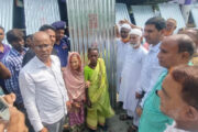 ফুলবাড়ীতে প্রাকৃতিক দুর্যোগে ক্ষতিগ্রস্ত পরিবারের মাঝে ঢেউটিন ও নগদ অর্থ বিতরণ