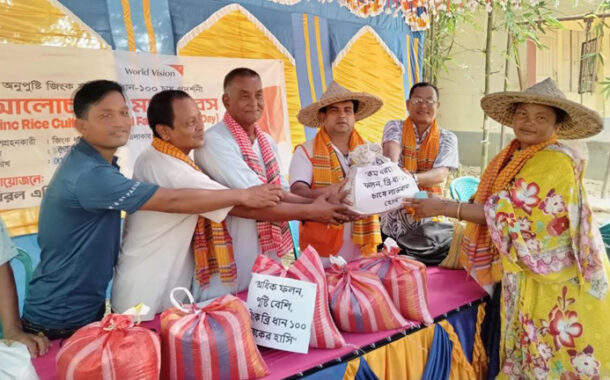 বিরলে কৃষক মাঠ দিবস অনুষ্ঠিত