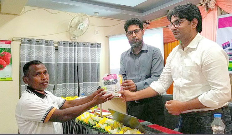 দিনাজপুরে জৈব বালাইনাশক ব্যবহারে কৃষক কর্মশালা অনুষ্ঠিত