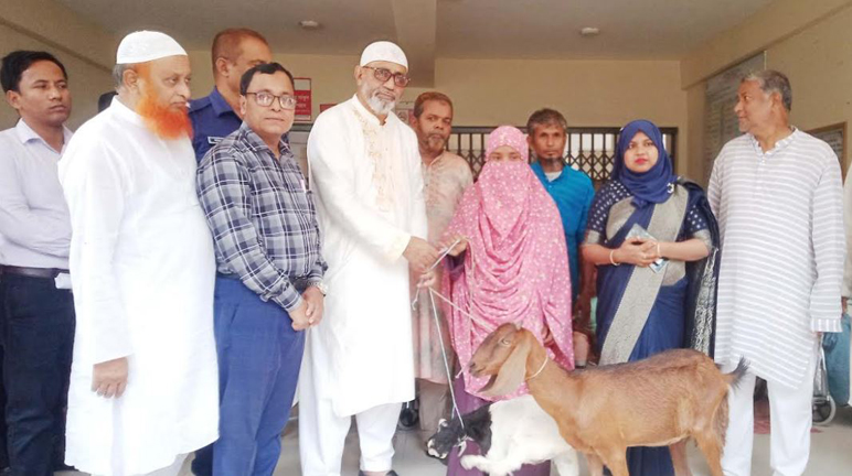 চিরিরবন্দরে ভিক্ষুকদের মাঝে ছাগল ও প্রতিবন্ধীদের মাঝে হুইল চেয়ার বিতরণসহ বৃক্ষরোপণ কর্মসুচি উদ্বোধন