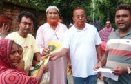 পাঁচবিবিতে পানিবন্দি পরিবারকে খাদ্য সহায়তা দিলেন মেয়র প্রার্থী ডালিম