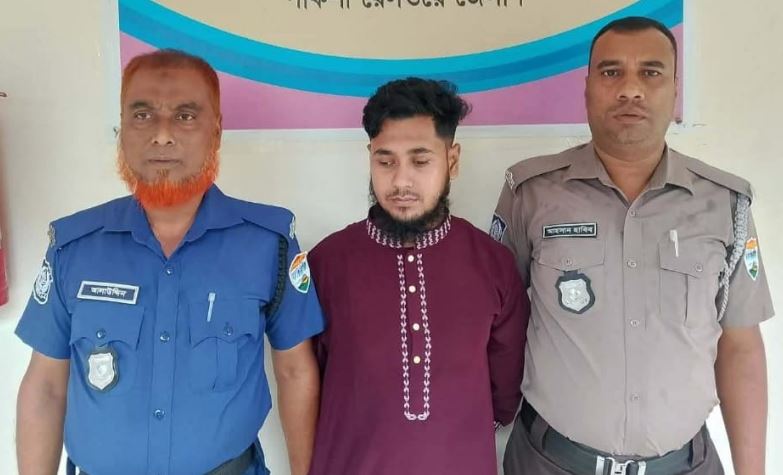সান্তাহারে নারীকে অনলাইনে হয়রানি ও শিশুকে যৌন নিপীড়নের মামলায় যুবক গ্রেপ্তার