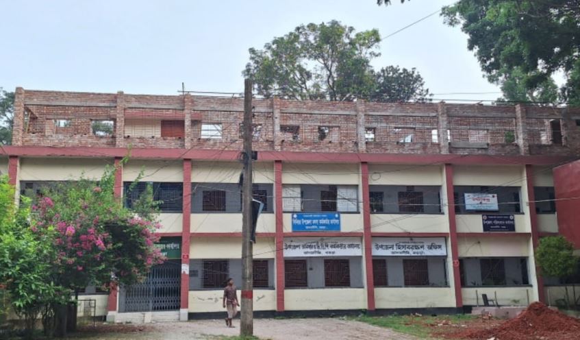 আদমদীঘিতে সংস্কার ও উন্নয়নের ছোঁয়ায় পাল্টে যাচ্ছে উপজেলার চিত্র
