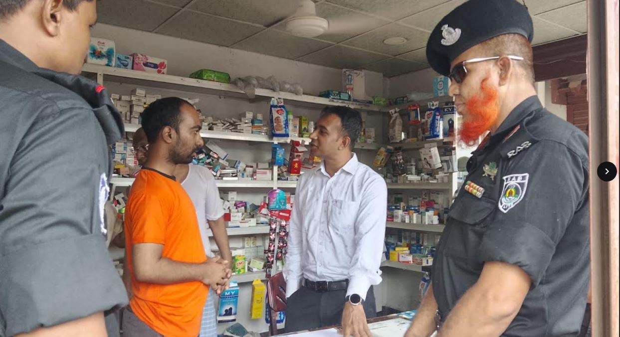 বগুড়ায় ভুয়া ডাক্তারের চেম্বারে অভিযান