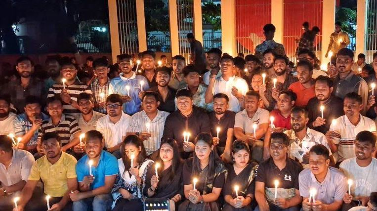 বগুড়ায় ছাত্রদলের ‘আলোয় আলোয় স্মৃতি সমুজ্জ্বল’কর্মসূচি পালন
