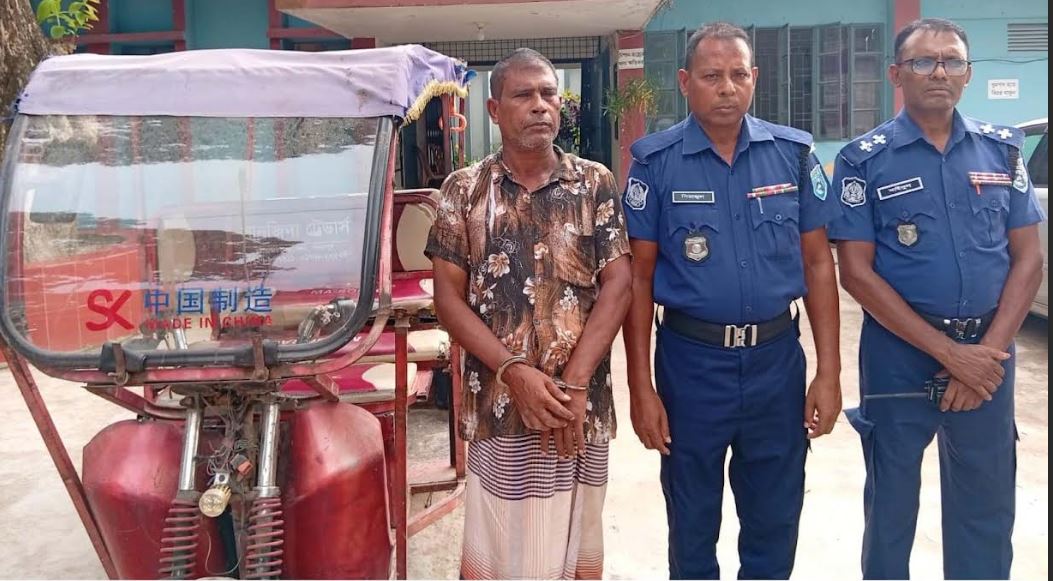 চিরিরবন্দরে ইজিবাইক চোর আটক