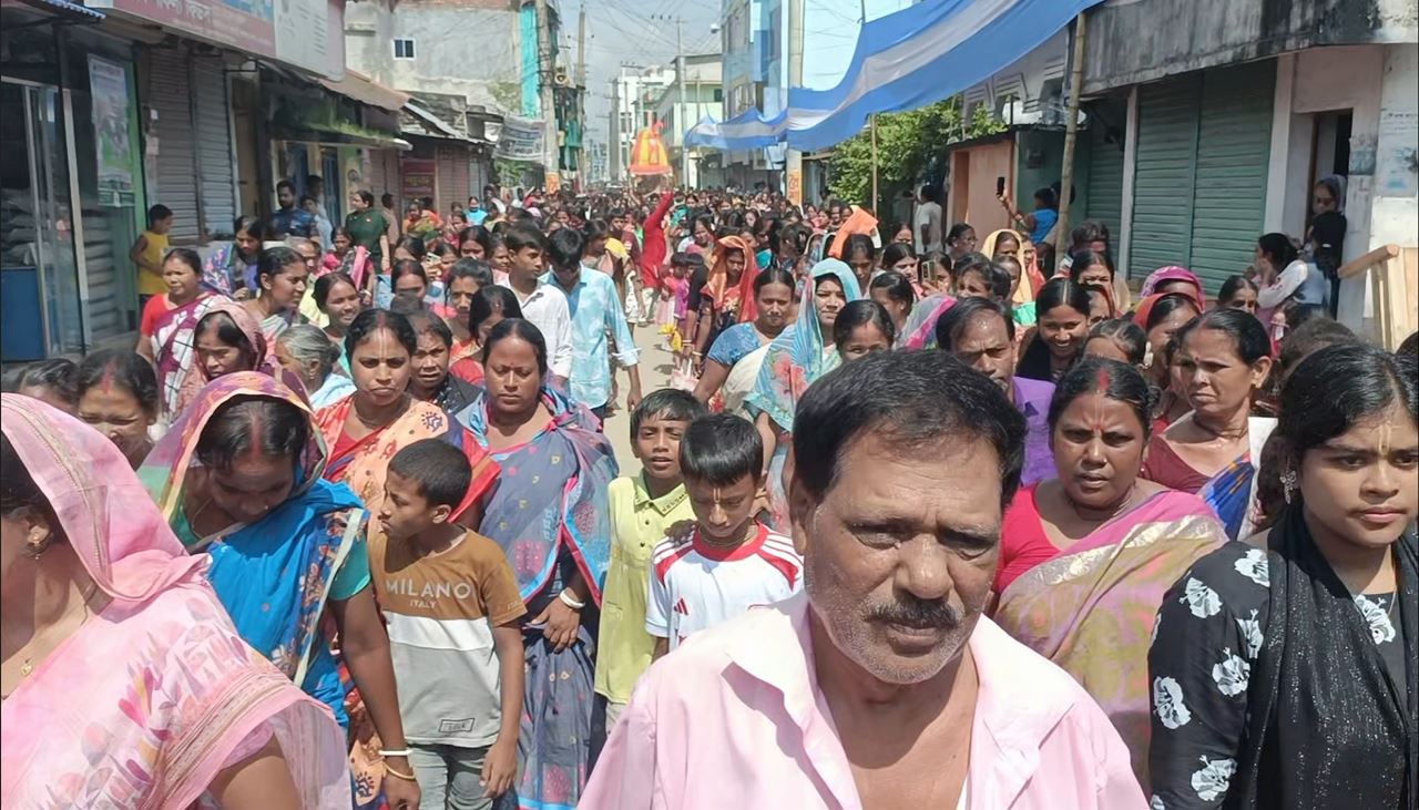 ফুলবাড়ীতে জাঁকজমকপূর্ণ শ্রীশ্রী জগন্নাথ দেবের রথযাত্রা
