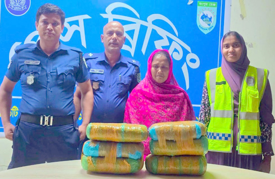 গোবিন্দগঞ্জে ১১ কেজি গাঁজাসহ নারী গ্রেফতার