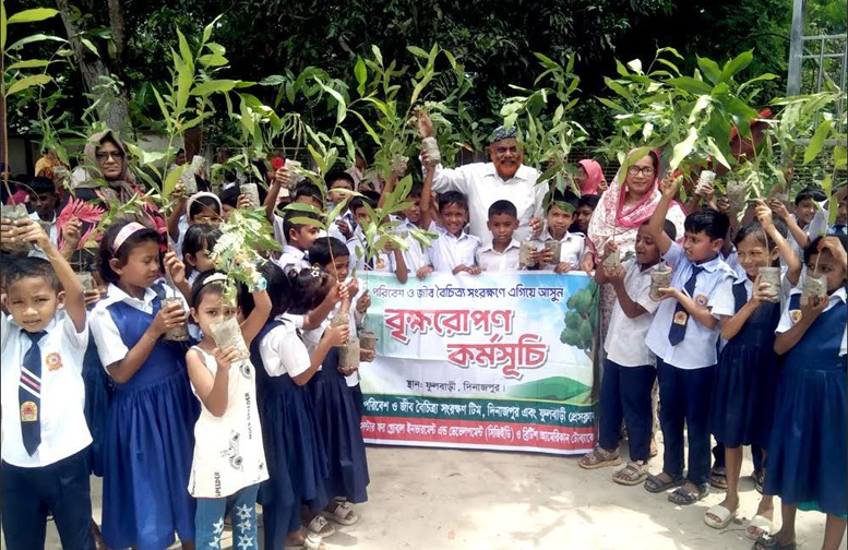 ফুলবাড়ীতে সপ্তাহব্যাপী বৃক্ষরোপণ কর্মসুচি অনুষ্ঠিত