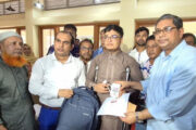 পা হারানো মাহফুজের স্বপ্নের সারথী হলেন প্রতিমন্ত্রী মীর শাহে আলম