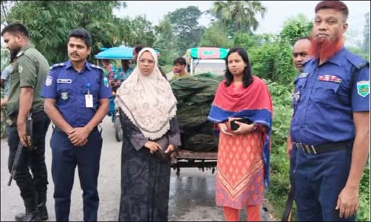 পাঁচবিবি উপজেলা প্রশাসনের নিষিদ্ধ চায়না দুয়ারী জাল জব্দ করে পুড়িয়ে ফেলে