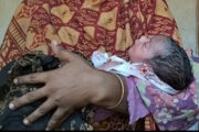 ভোরের নীরবতা ভেঙে নবজাতকের কান্না, জঙ্গল থেকে উদ্ধার