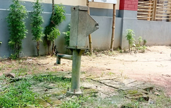 পাঁচবিবিতে পানিশূন্য শিক্ষাপ্রতিষ্ঠান