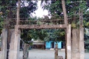 চার বছরেও শেষ হয়নি স্কুল গেট নির্মাণ, ঝুঁকিতে শিক্ষার্থীরা
