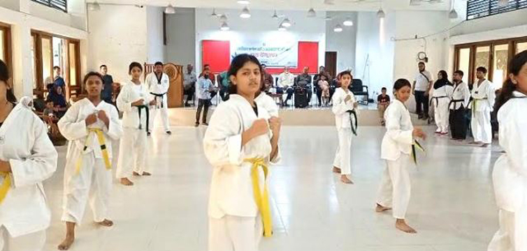 ফুলবাড়ীতে কোরিয়ান মার্শাল আর্ট তায়কোয়ান্ডো’র উদ্বোধন