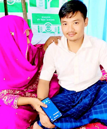 প্রেমের টানে চীন থেকে হিলিতে, ইসলাম গ্রহণ করে তরুণীকে বিয়ে