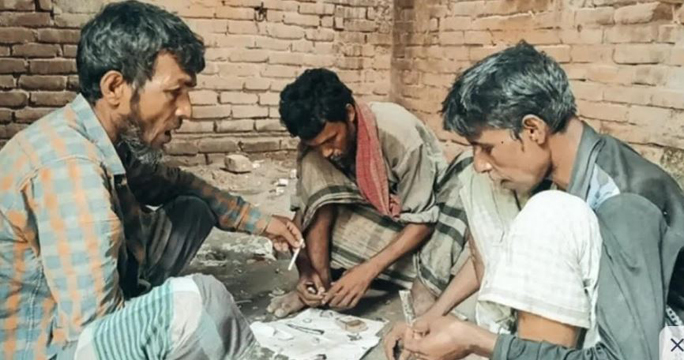 হিলিতে মাদকের বিস্তার গ্রামেও, উদ্বেগে অভিভাবকরা