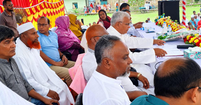 ফ্যামিলি কার্ডের জন্য কারও কাছে যেতে হবে না, সময় হলে ঘরে ঘরে পৌঁছে যাবে  -সমাজকল্যাণ মন্ত্রী