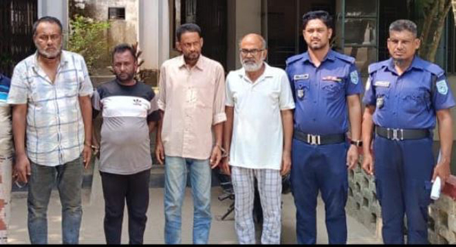 ঘোড়াঘাটে জুয়ার আসর থেকে ৪ জন আটক, ৭ দিনের কারাদণ্ড