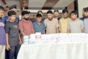 বগুড়ায় চুরির ৯৪টি মুঠোফোনসহ চোর চক্রের ৮ সদস্যকে বাস থেকে গ্রেপ্তার