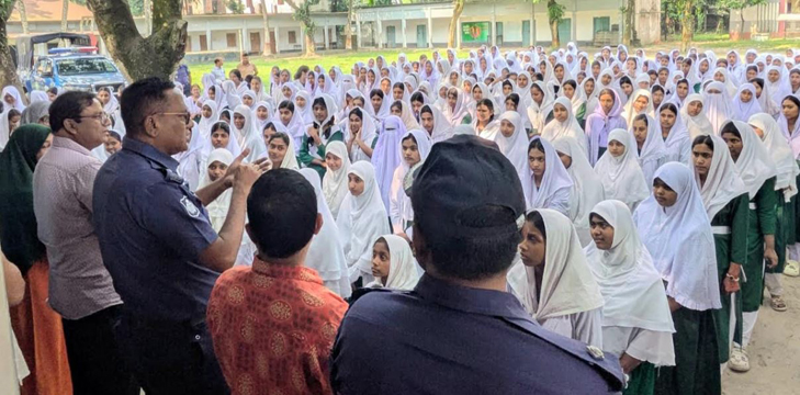 গোবিন্দগঞ্জে ইভটিজিং ও বাল্যবিবাহ প্রতিরোধে সচেতনতামূলক ক্যাম্পেইন