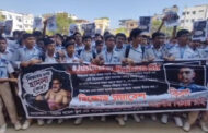 বগুড়ায় শিক্ষককে পিটিয়ে আহতের ঘটনায় মানববন্ধন, ছাত্র বহিষ্কার