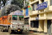 দুর্গাপূজায় ৬ দিন বন্ধ হিলি স্থলবন্দরের আমদানি-রপ্তানি