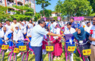 জাইমা রহমানের জন্মদিনে ৫৪৮ ছাত্রীকে বাইসাইকেল দিলেন প্রতিমন্ত্রী মীর শাহে আলম 