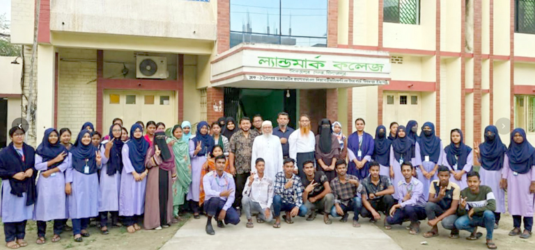 এইচএসসিতে অভাবনীয় সাফল্য : দিনাজপুর জেলায় শীর্ষ তিনে, বোর্ডে ১৫তম ল্যান্ডমার্ক কলেজ