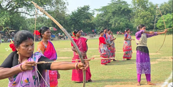 তির ছুটতেই করতালিতে মুখর মাঠ, ঐতিহ্য ধরে রাখতে নারীদের তিরন্দাজি