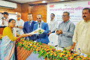 সংবিধানে সমান অধিকার থাকলেও দৃষ্টিভঙ্গির কারণে বৈষম্য রয়ে গেছে -বিভাগীয় কমিশনার